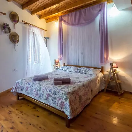 Charming Stone Getaway In Mani's Countryside Ferienhaus *