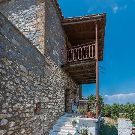 Ferienhaus Charming Stone Getaway In Mani's Countryside Pyrgos